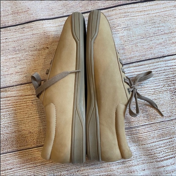 EasySpirit Spirit Level 1 Walking Sneaker (9 3A/5A) - Picture 3 of 9